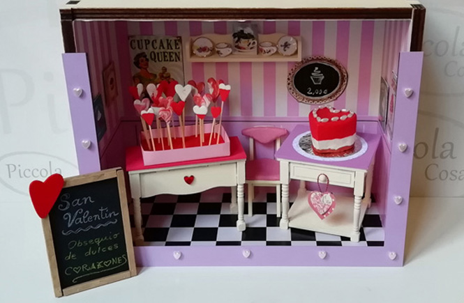 Vista del ambiente de pasteleria, decorado para San Valentín.